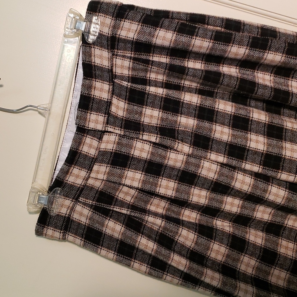 Cider Women's Black and Beige Plaid, Wide Leg, 100% Polyester Pants, Size Medium